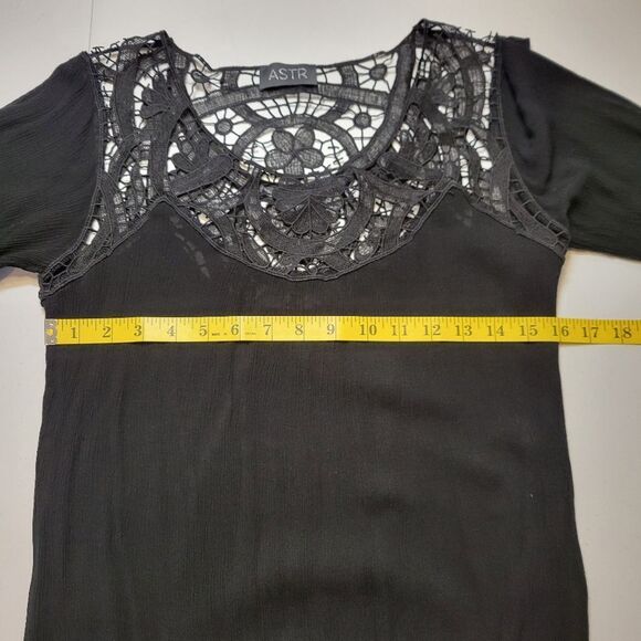 ASTR Elegant Black Lace Women's Top - Picture 7 of 9